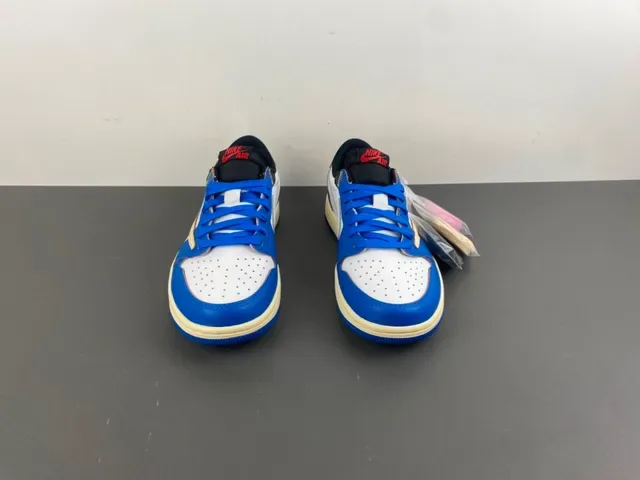 Nike Blue White Low-Top Color-Blocked Lifestyle Sneakers 11