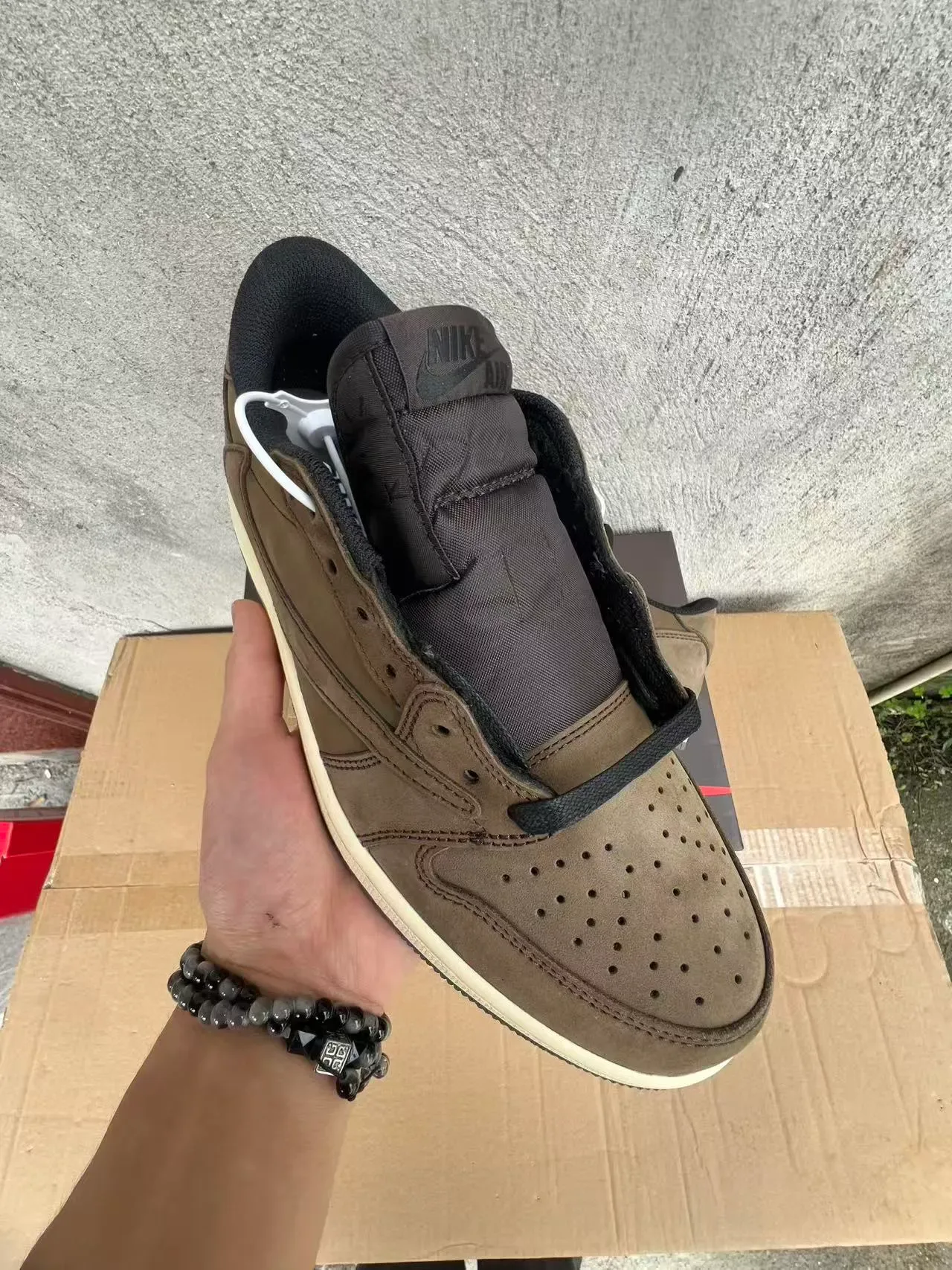 Nike 棕米色麂皮低帮生活鞋 2
