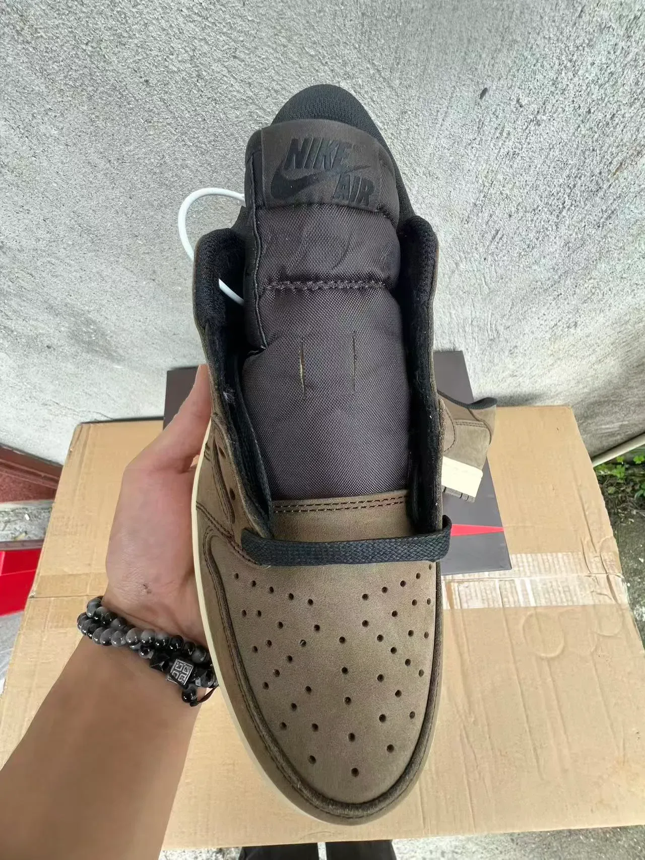 Nike 棕米色麂皮低帮生活鞋 3