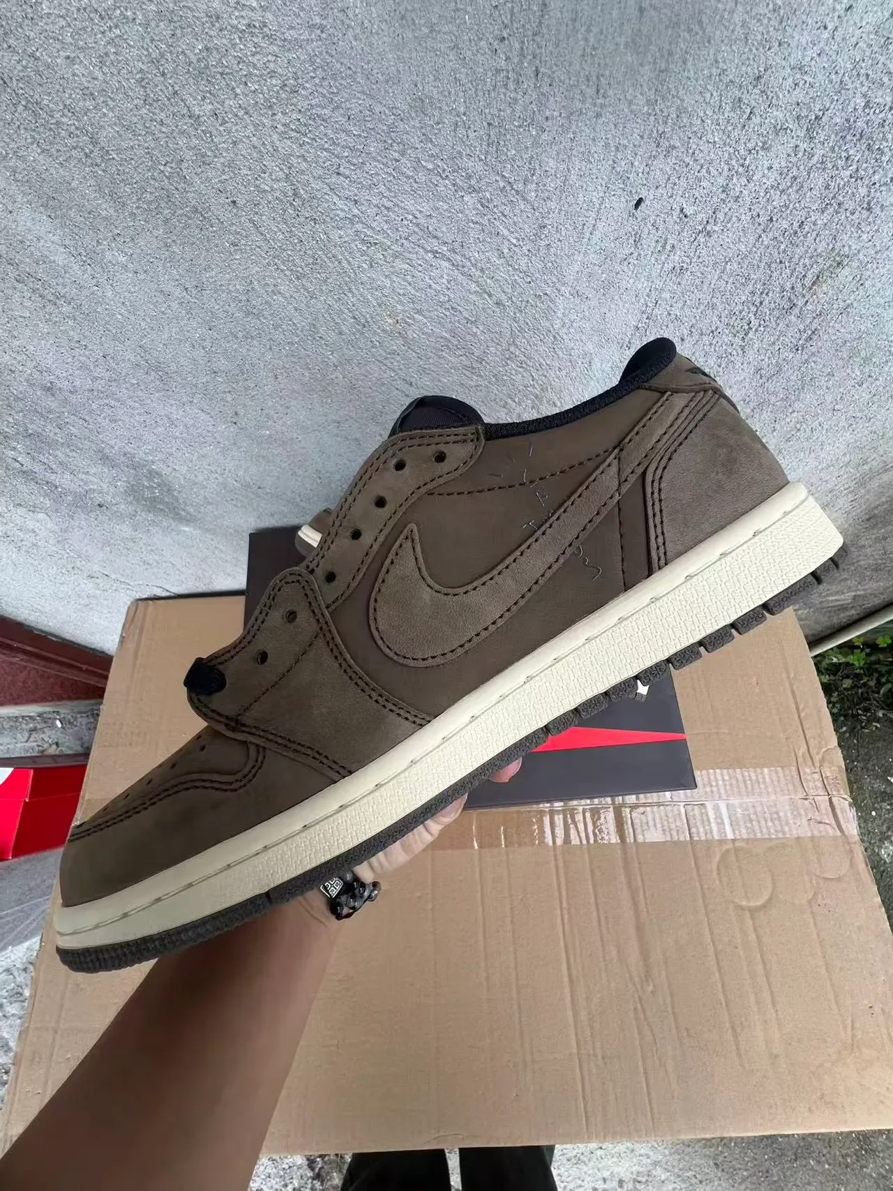 Nike 棕米色麂皮低帮生活鞋 5