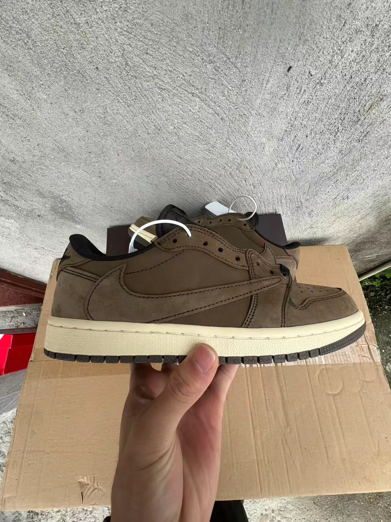 Nike 棕米色麂皮低帮生活鞋 7