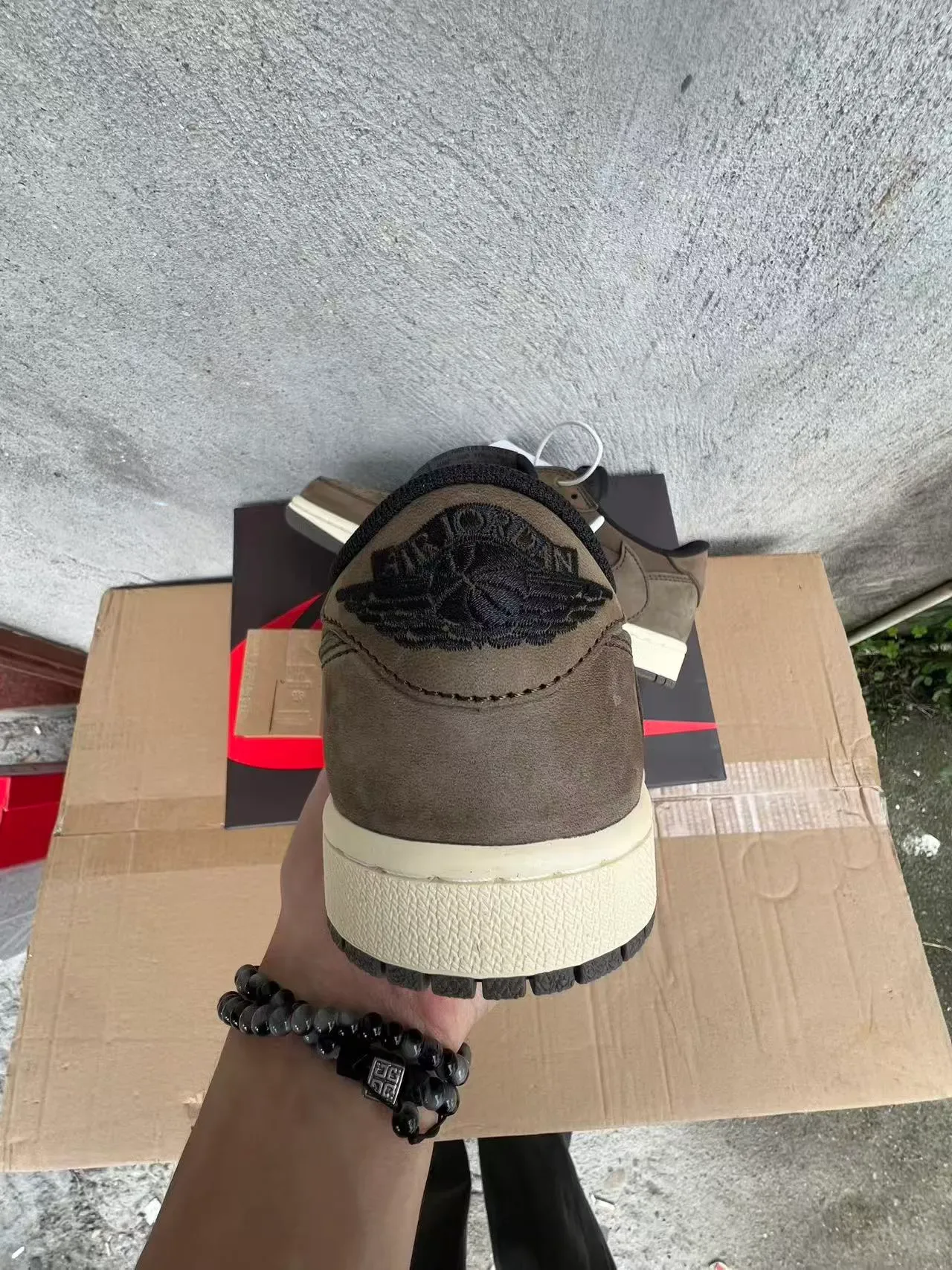 Nike 棕米色麂皮低帮生活鞋 8