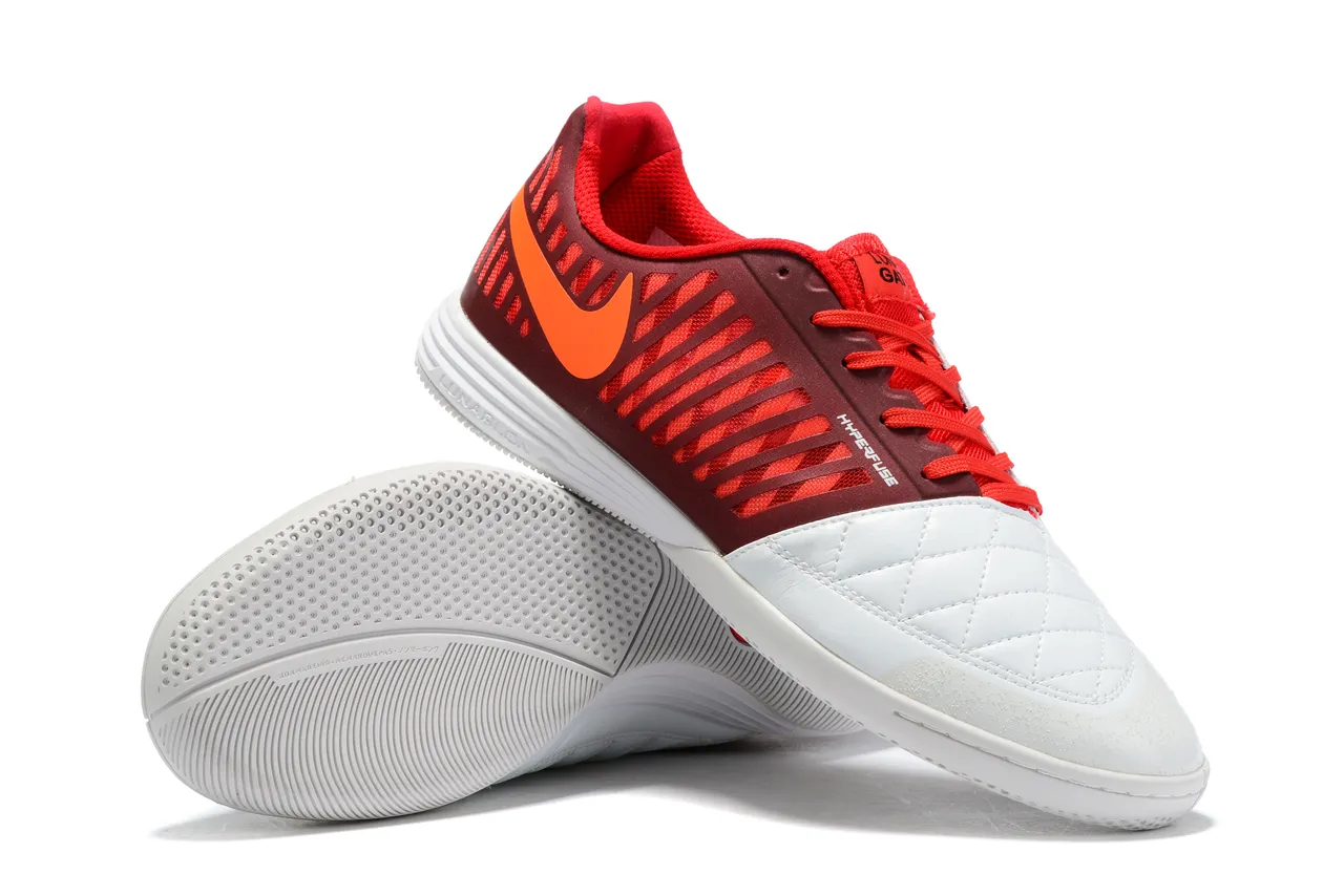 Nike Burgundy Orange Chaussures de soccer indoor avec capuchon d'orteil en cuir matelassé et dessus synthétique ventilé 3