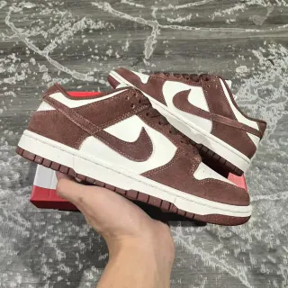 Nike Dunk Low بني و أبيض لايف ستايل سنيكرز