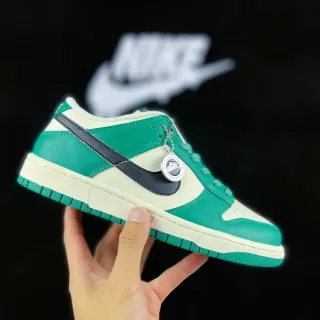 Nike Dunk Low Verde e Off-White sneakers lifestyle
