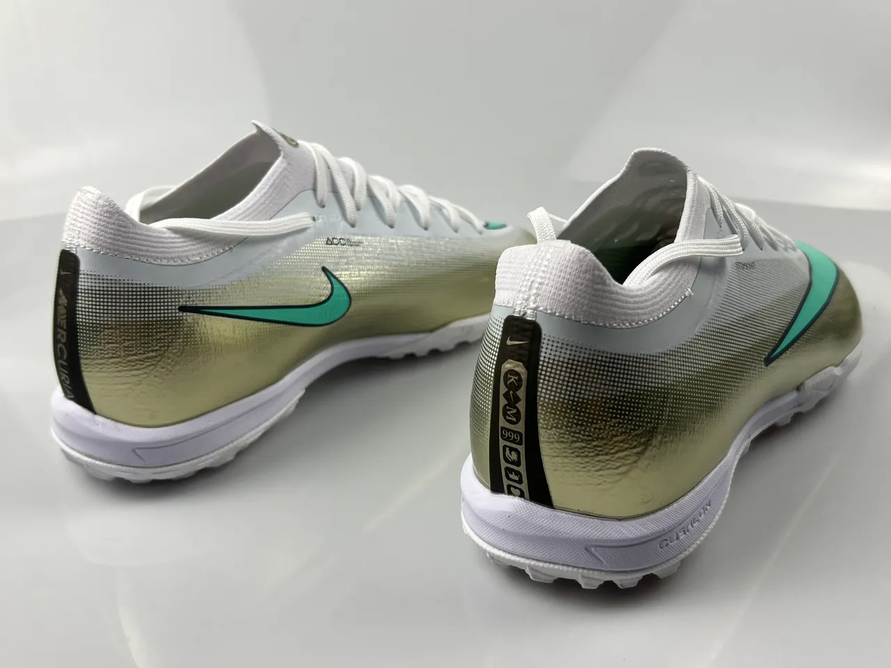 নাইক সোনা সবুজ ধাতবিক গ্রেডিয়েন্ট উপর Mint Swoosh Accent টার্ফ ফুটবল জুতা 2