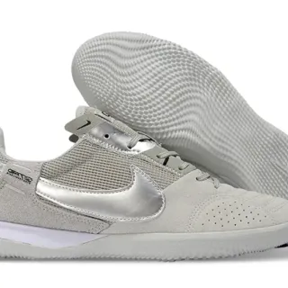 Nike رمادي فضي لوتوب أحذية رياضية مع toebox مثقوب