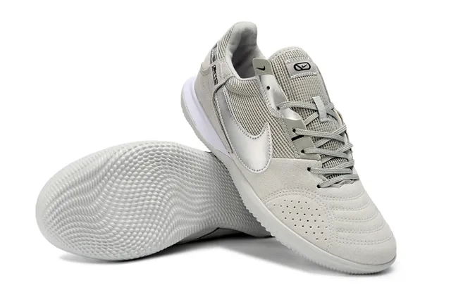 Nike Gray Silver Low-Top Perforated Toebox Sneakers 4