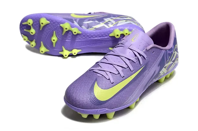 Nike 绿粉 低帮 合成鞋面 锥形和刃形钉 硬地足球鞋 18