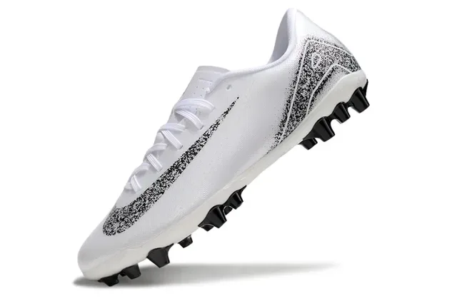 Nike 绿粉 低帮 合成鞋面 锥形和刃形钉 硬地足球鞋 24