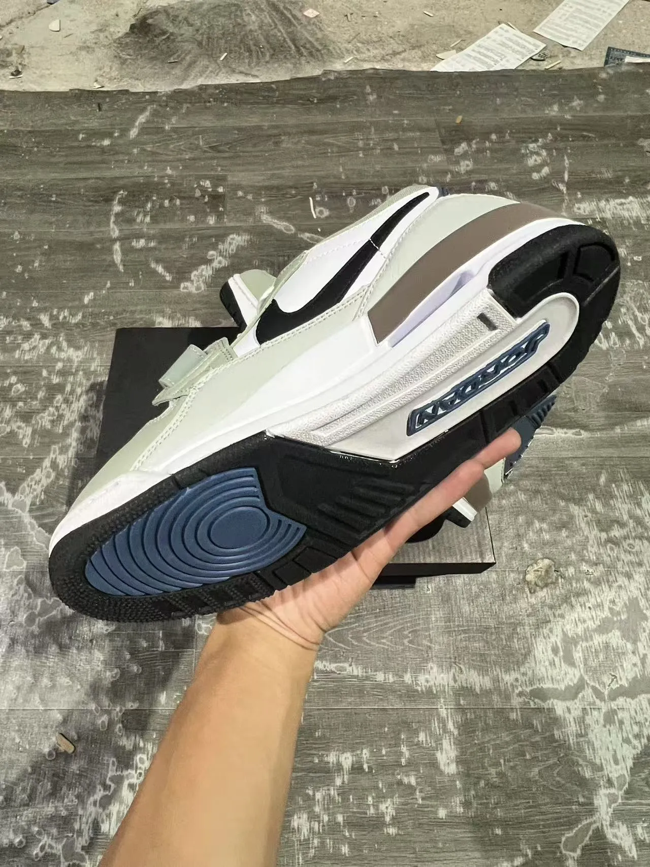 Nike Green White Layered Upper Midfoot Strap Lifestyle Sneakers 6