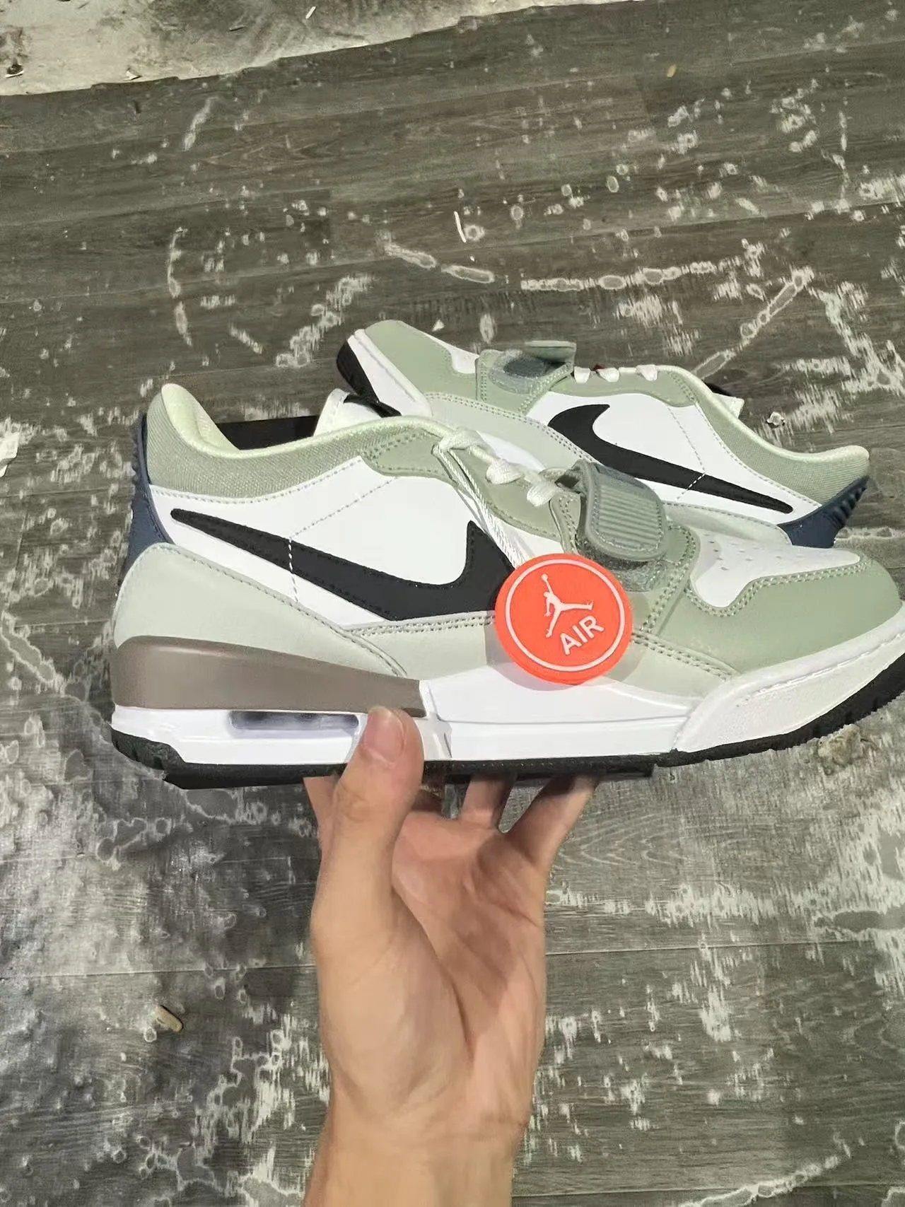 Nike Green White Layered Upper Midfoot Strap Lifestyle Sneakers 7