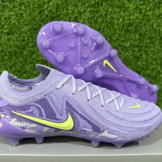Nike Grip-Huit Nike United 001 Purple Neon Yellow Chaussures de football à crampons pour terrain ferme