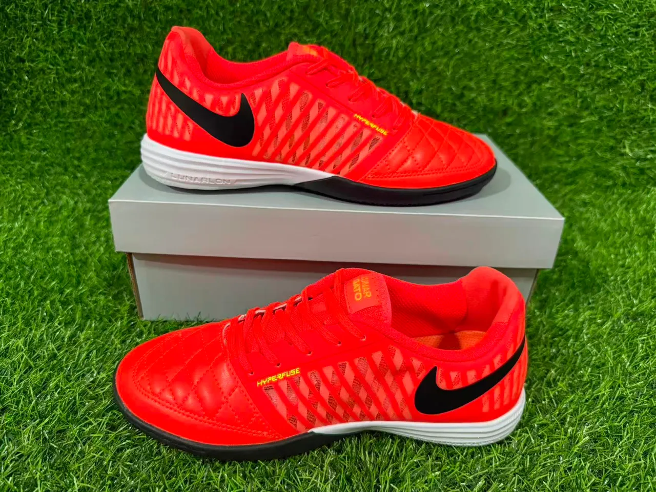 Nike Hypervenom Indoor Orange Noir Boîte à Orteils Matelassée Couverture Diagonale Cage Synthétique Chaussures de Football Indoor 10