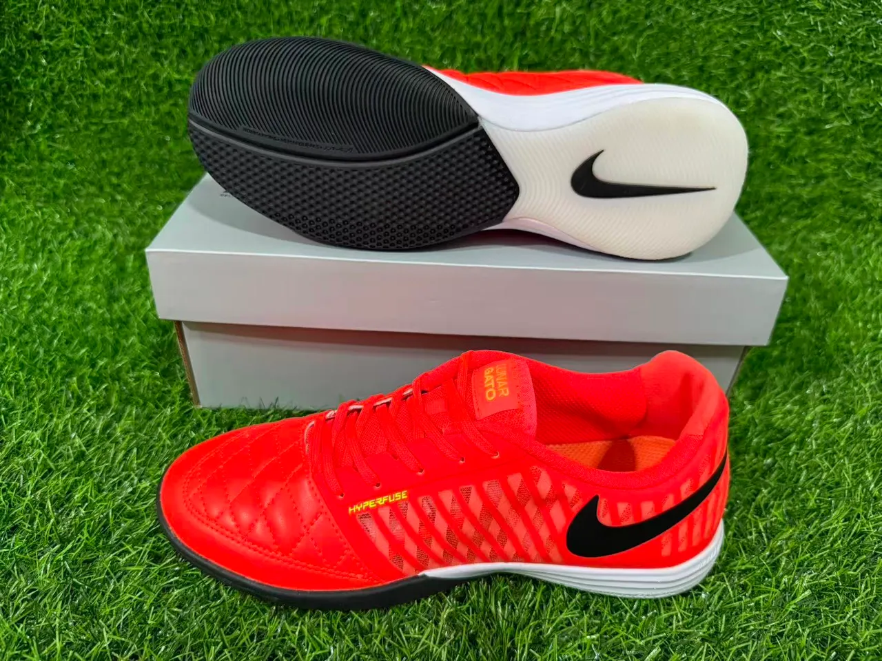 Nike Hypervenom Indoor Orange Noir Boîte à Orteils Matelassée Couverture Diagonale Cage Synthétique Chaussures de Football Indoor 14