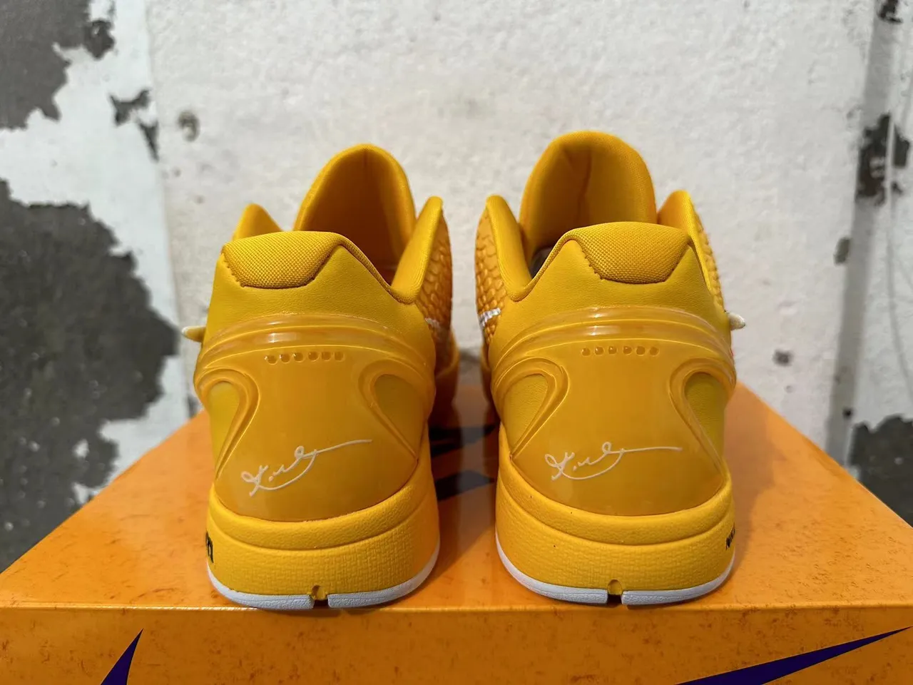 Nike Kobe 5 Protro Vibrant Yellow أحذية كرة السلة 3