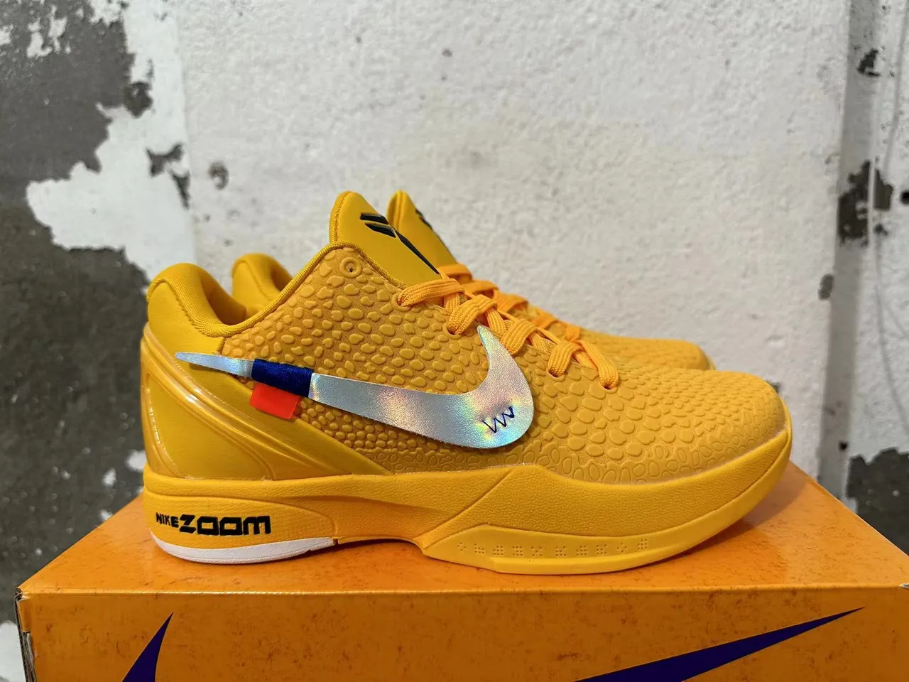Nike Kobe 5 Protro Vibrant Yellow أحذية كرة السلة 5