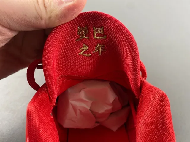 Zapatillas de baloncesto Nike Kobe Rojo y Dorado Brillante 6