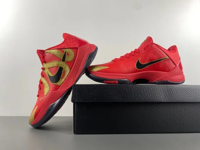 Zapatillas de baloncesto Nike Kobe Rojo y Dorado Brillante 16