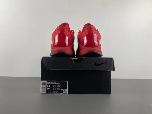 Zapatillas de baloncesto Nike Kobe Rojo y Dorado Brillante 19
