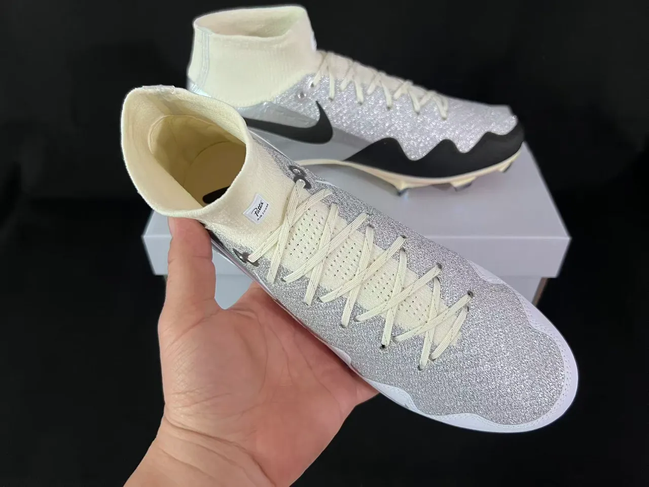 Nike Mercurial Superfly UNITE Iridescent Argent Scintillant Chaussures de Football Sol Ferme 5