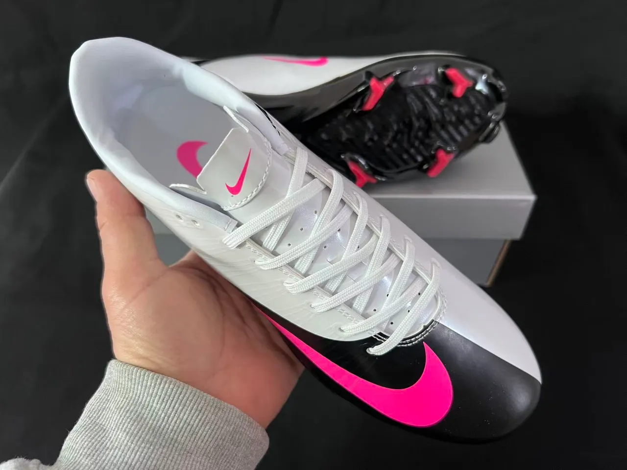 Nike Mercurial Vapor فضي احمر أحذية كرة القدم للأرض الصلبة 5
