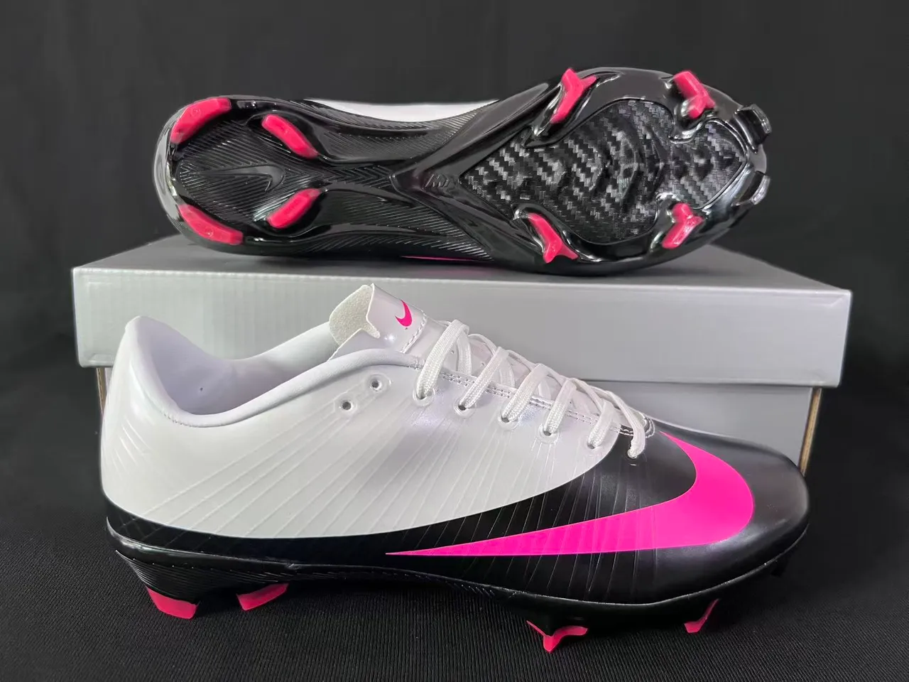 Nike Mercurial Vapor فضي احمر أحذية كرة القدم للأرض الصلبة 7