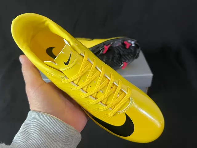 Nike Mercurial Vapor فضي احمر أحذية كرة القدم للأرض الصلبة 22