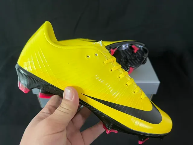 Nike Mercurial Vapor فضي احمر أحذية كرة القدم للأرض الصلبة 23