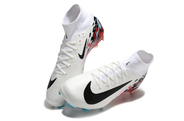 Nike Mercurial Vapor Blanc Rouge Col de Chaussette Impression Graphique Style Pixel Art Chaussures de Football pour Terrain Ferme 4