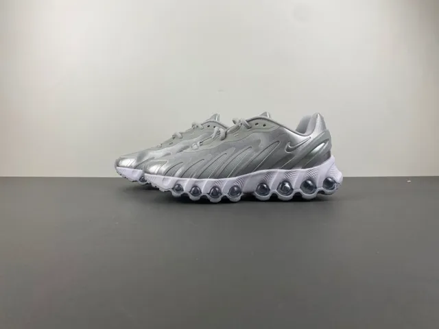 Nike Metallic Silver Wave-Overlay Lifestyle Sneakers 10