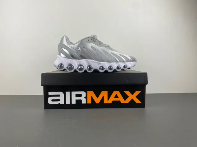Nike Metallic Silver Wave-Overlay Lifestyle Sneakers 15
