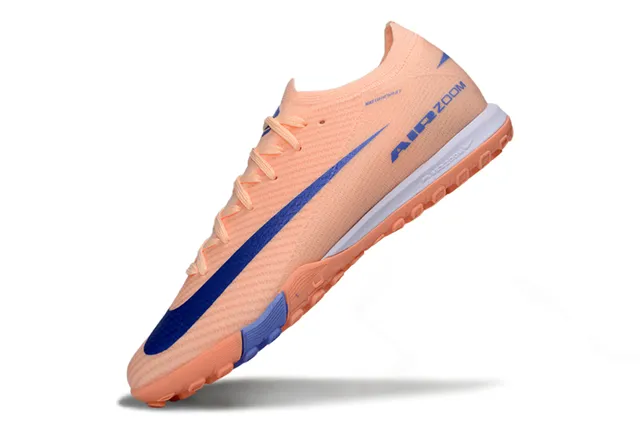 Nike أحذية كرة القدم على العشب الصناعي مع الجزء العلوي من الخياطة الصناعية والطبقة Swoosh بالألوان البرتقالي والأزرق 3