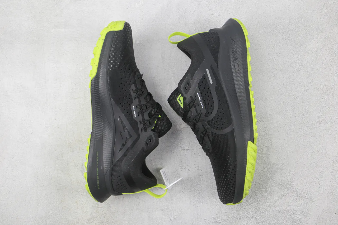 Nike Pegasus Trail 黑绿 透气 打孔网面 合成覆盖 跑鞋 2