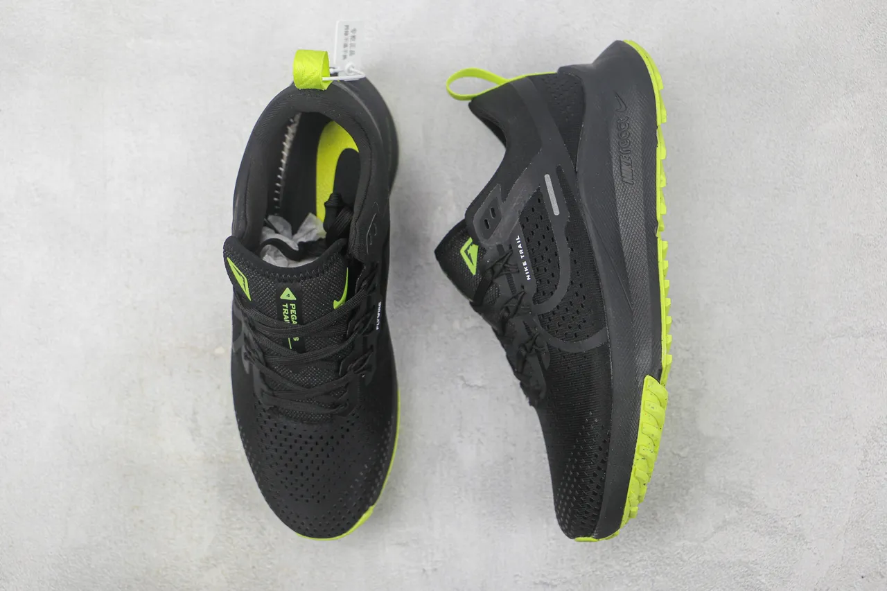 Nike Pegasus Trail 黑绿 透气 打孔网面 合成覆盖 跑鞋 3