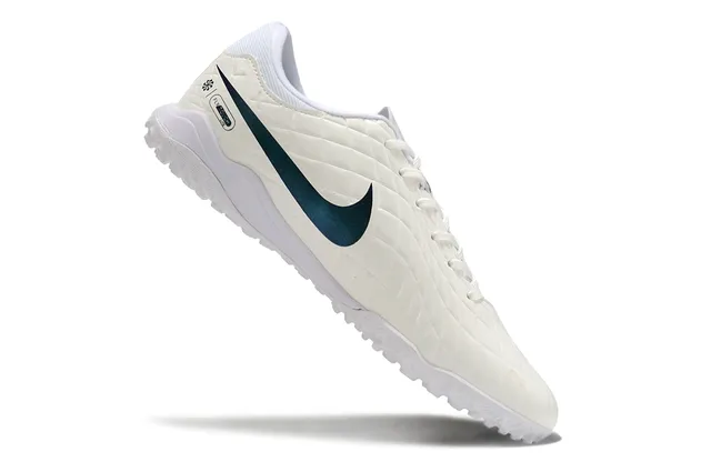 Nike Phantom GT White Blue Quilted Diamond Upper Low-Profile Outsole Turf Soccer Shoes 3