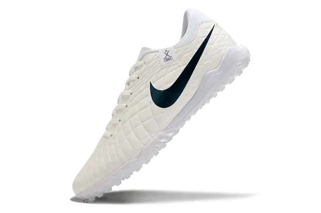 Nike Phantom GT White Blue Quilted Diamond Upper Low-Profile Outsole Turf Soccer Shoes 4