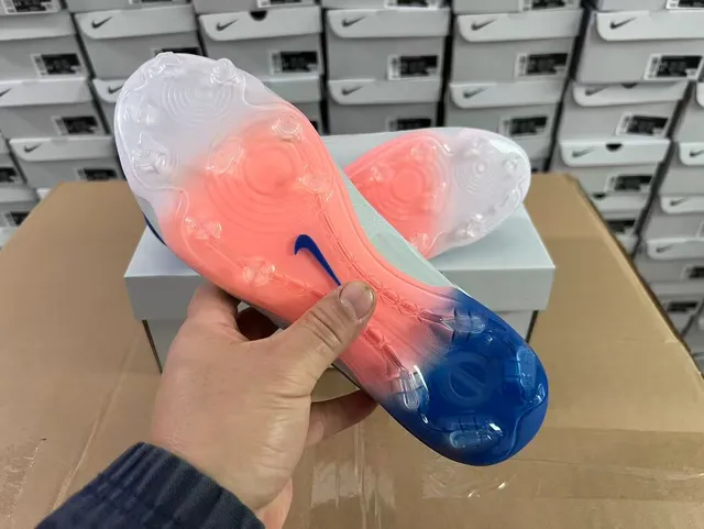 Nike Phantom GT Blanc Multicolore Riboté Synthétique Supérieur Chromé Swoosh Solide Chaussures de Football 2