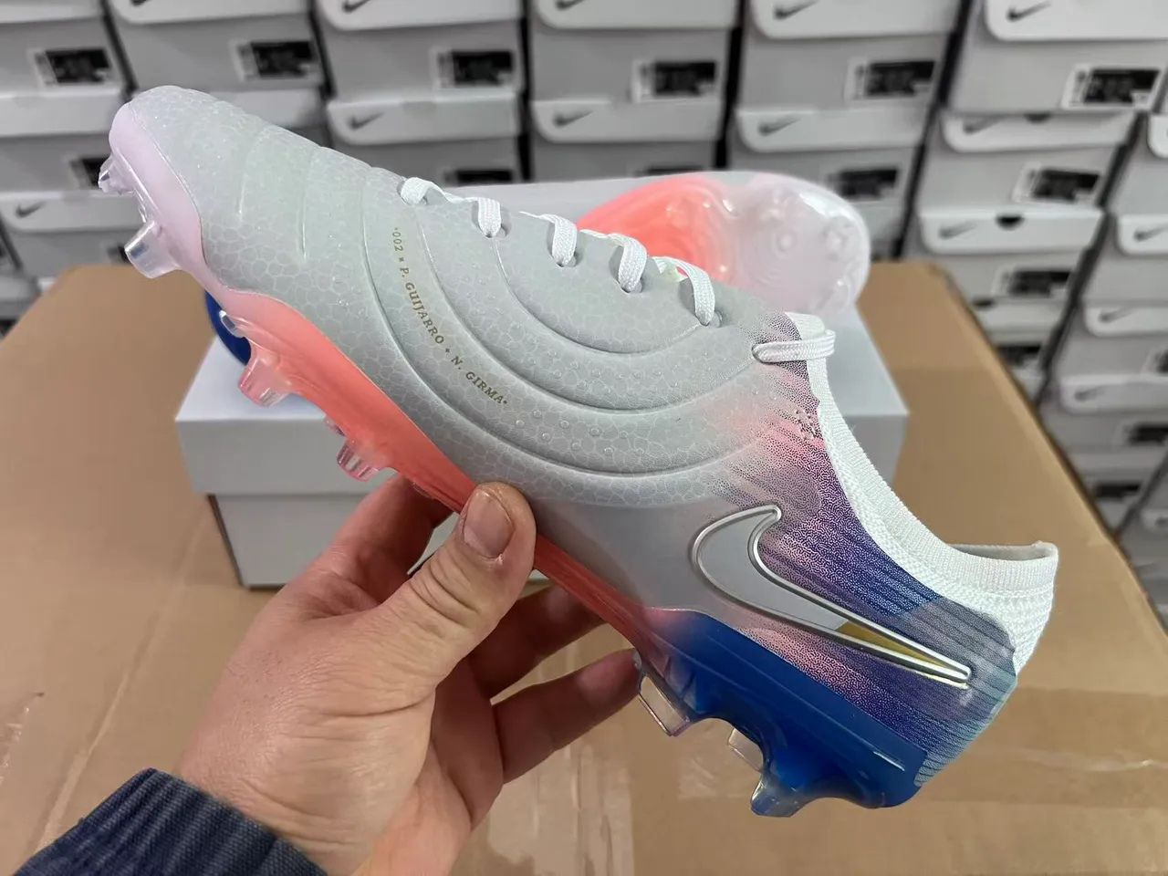 Nike Phantom GT Blanc Multicolore Riboté Synthétique Supérieur Chromé Swoosh Solide Chaussures de Football 4