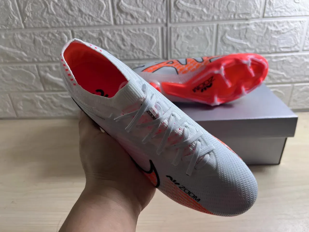 Nike Phantom GT أحذية كرة القدم أبيض برتقالي فلاي كيت أب كولار جورب أرض صلبة 6