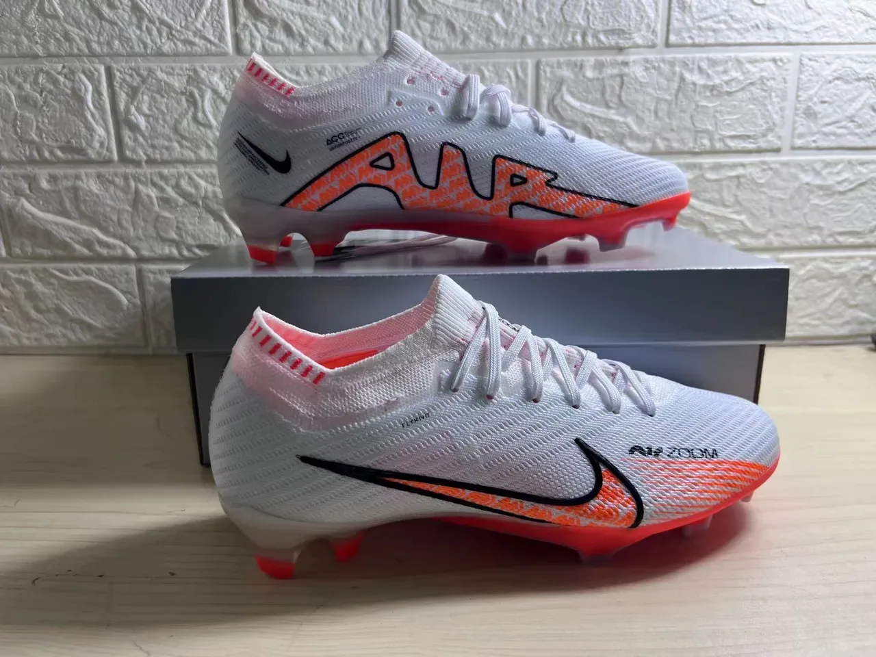 Nike Phantom GT أحذية كرة القدم أبيض برتقالي فلاي كيت أب كولار جورب أرض صلبة 8