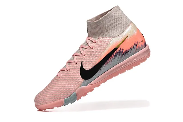Nike Sapatos de futebol rosa e preto, com parte superior em malha sock-fit, high-top ankle collar, para turf 4