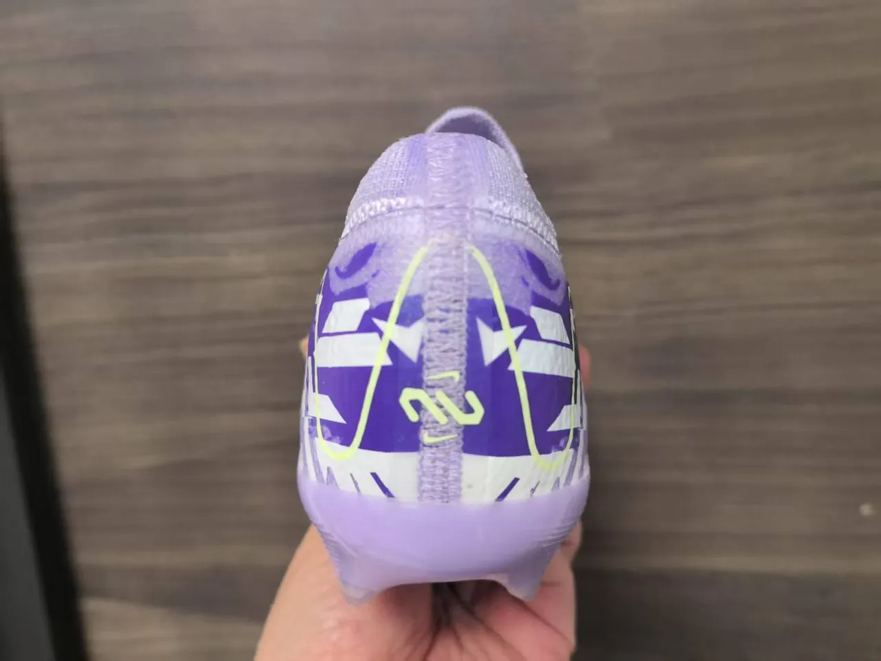Chaussures de soccer Nike violet bleu low-cut sock-fit upper knit construction firm-ground 6