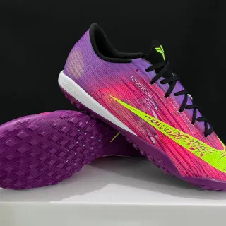 Nike 紫粉飞织针织鞋面梯度草地足球鞋