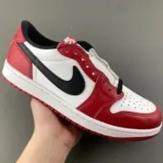 Nike Sneakers Lifestyle Rouge Noir Low-Top en Cuir