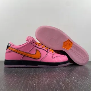 Nike SB Dunk Low गुलाबी और नारंगी स्केटबोर्ड जूते