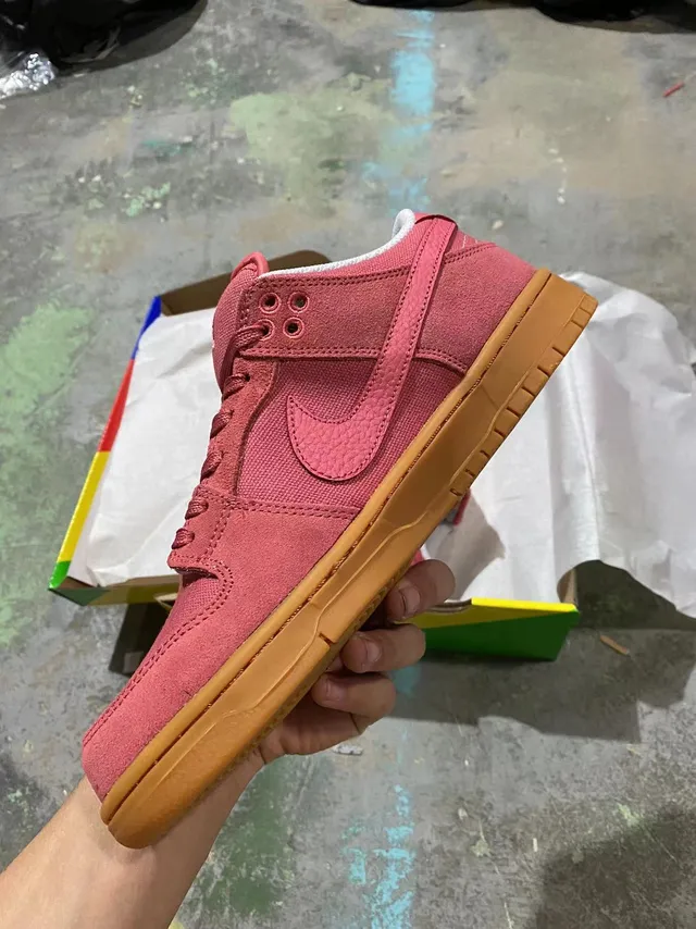 Nike SB Dunk Low Pink Gum Skateboard Shoes 4