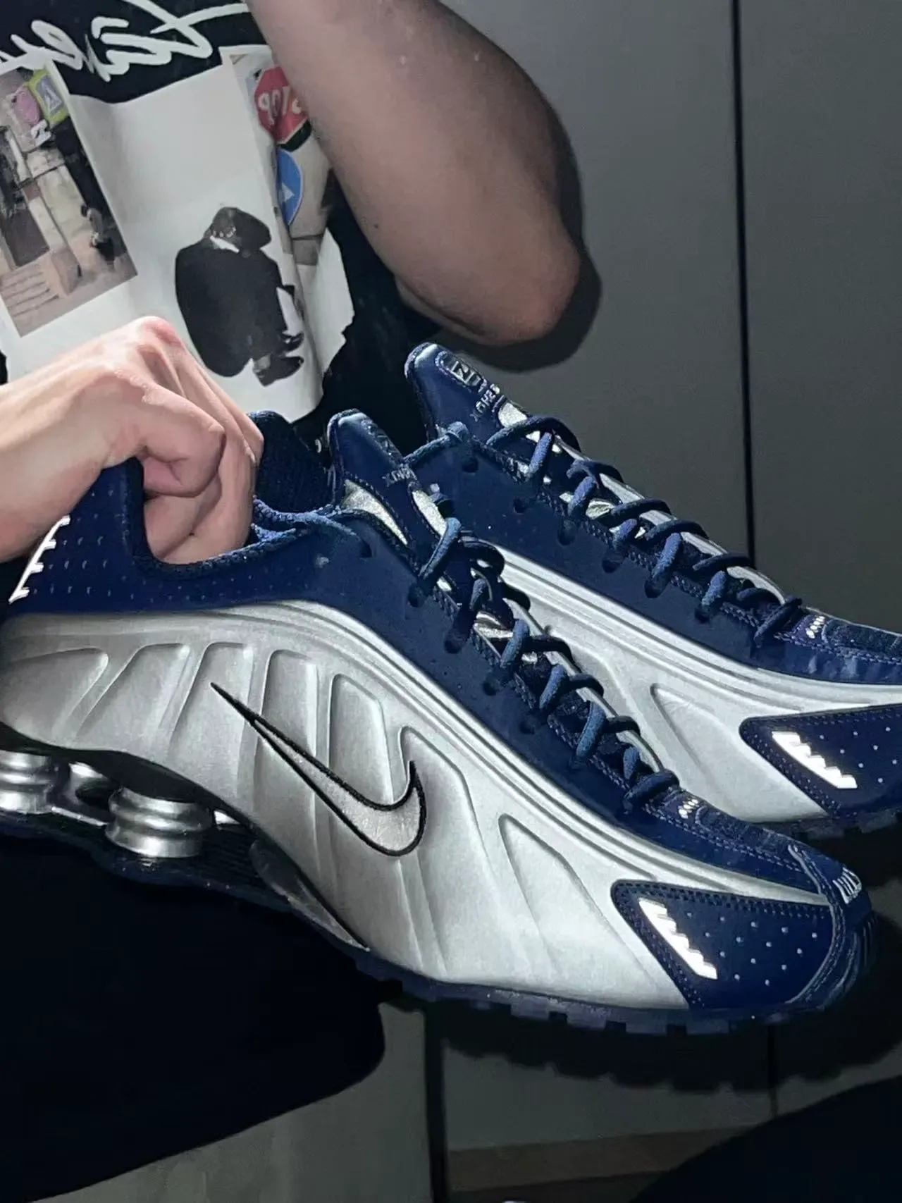 Nike Shox R4 Blue and Silver Lifestyle Sneakers 8