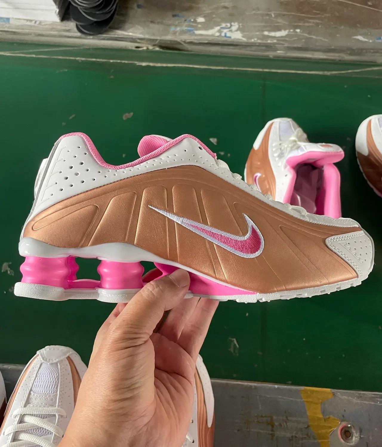 Nike Shox Running Sneaker White Copper Pink Lifestyle Sneakers 7