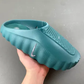 Nike Teal Green মোল্ডেড পারফোরেটেড স্লিপার